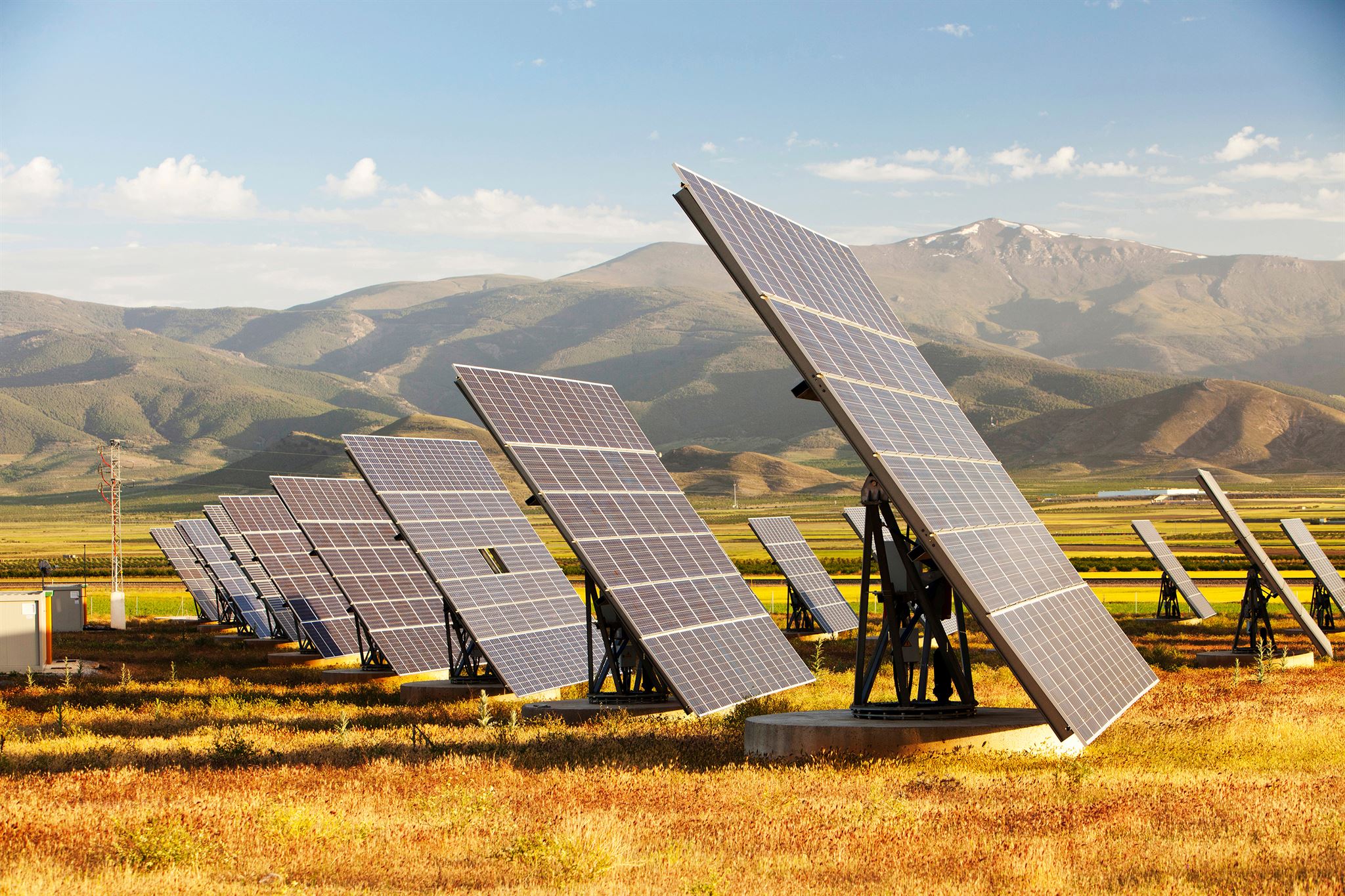 Paneles-solares-en-el-campo-2